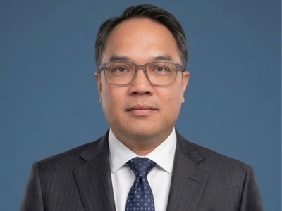 Thien Le_BlueGrayBG_Final