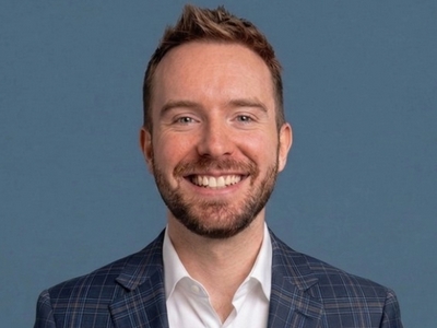 Thomas Neter_BlueGrayBG_Final